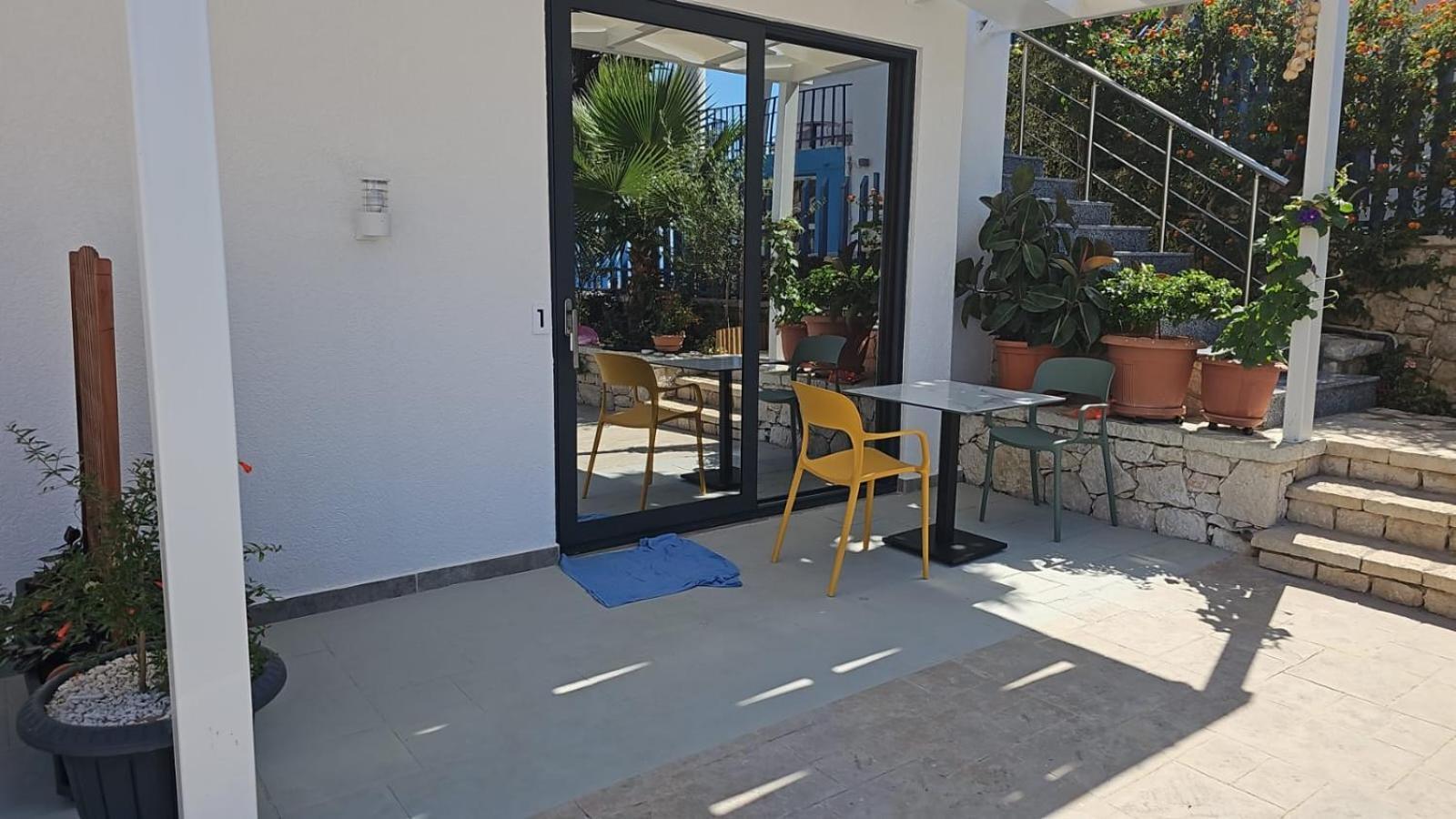 Ardit Seaside Rooms Σαράντα Εξωτερικό φωτογραφία
