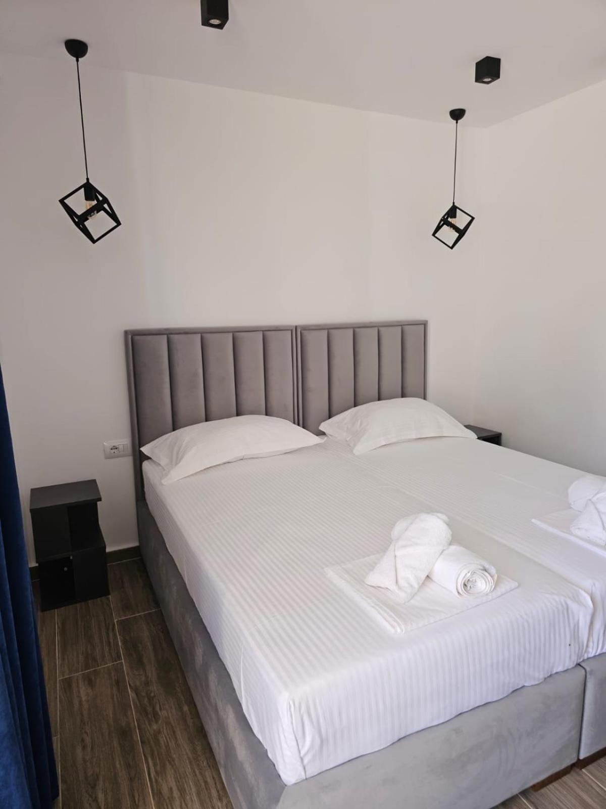 Ardit Seaside Rooms Σαράντα Εξωτερικό φωτογραφία