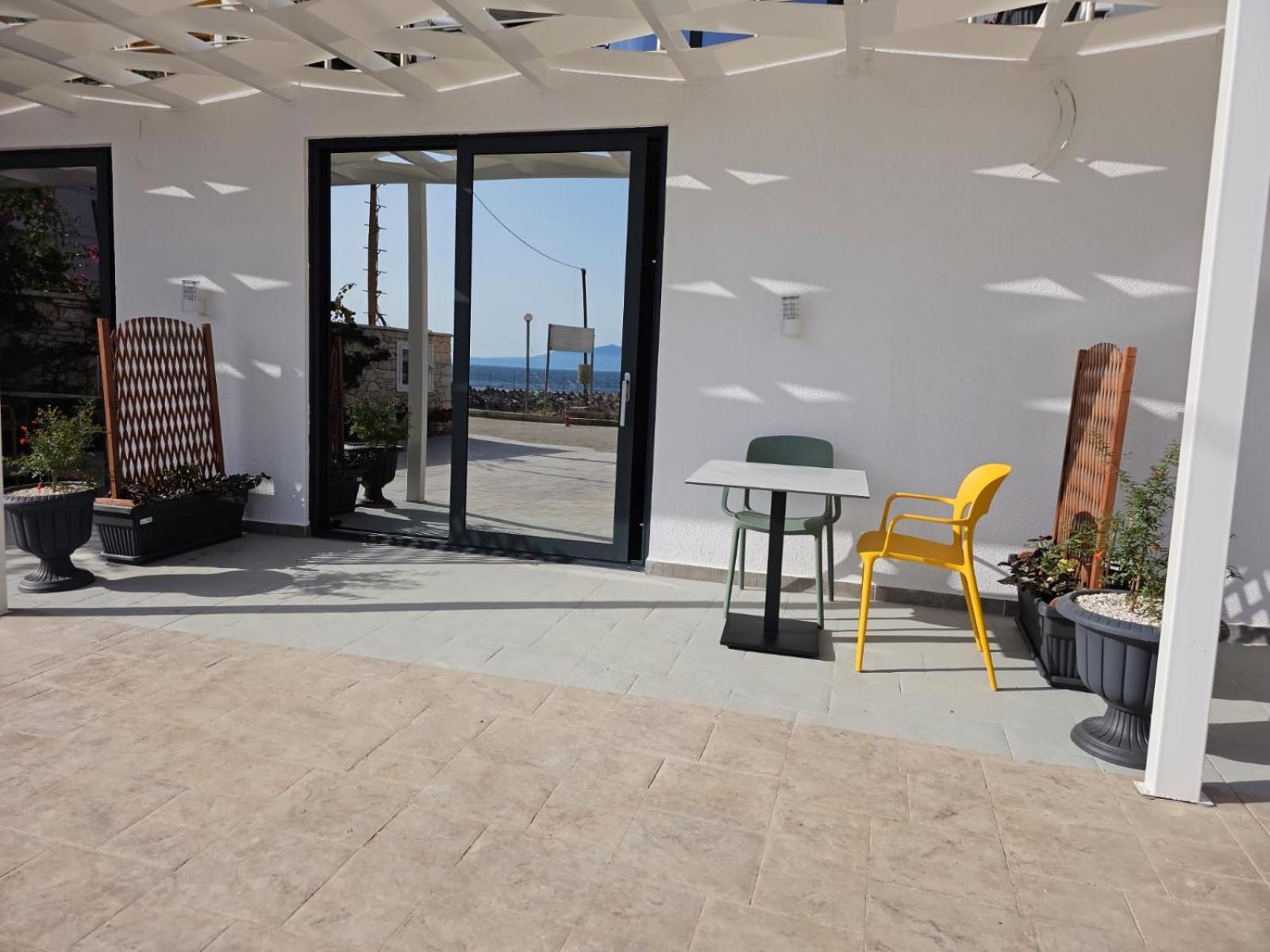 Ardit Seaside Rooms Σαράντα Εξωτερικό φωτογραφία