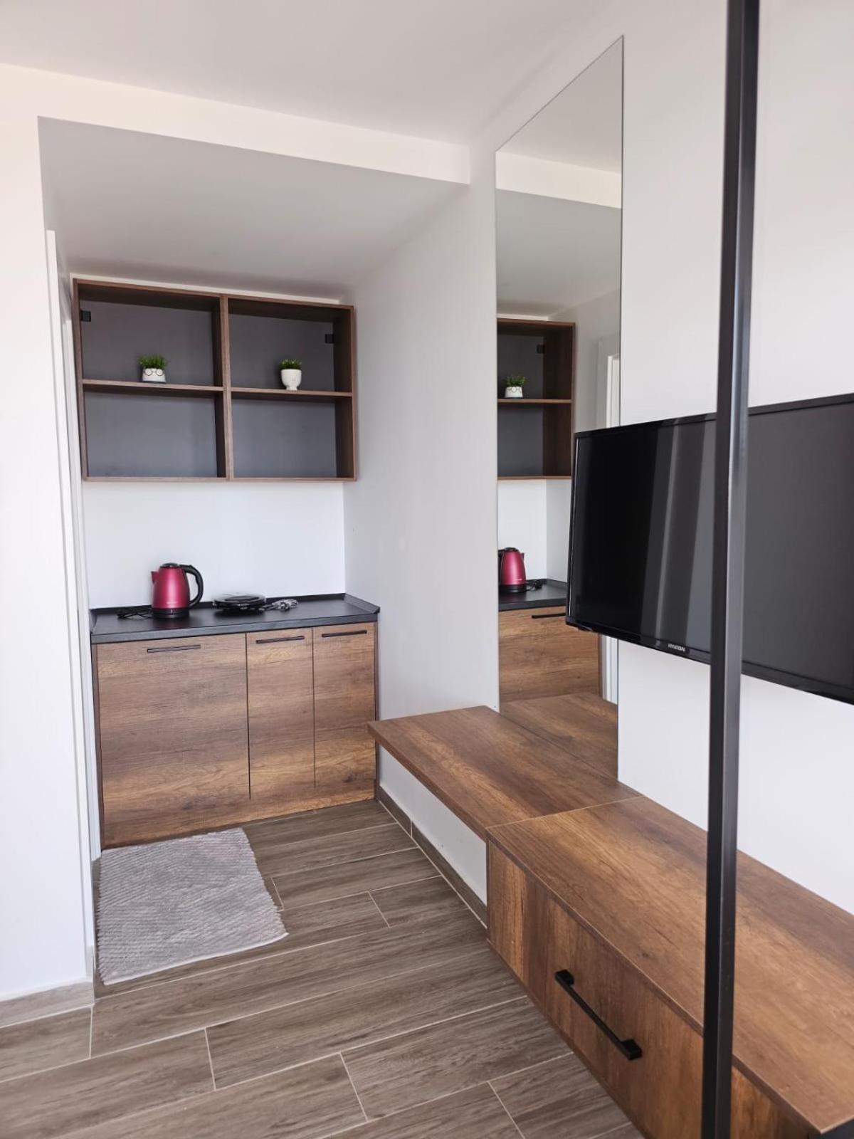 Ardit Seaside Rooms Σαράντα Εξωτερικό φωτογραφία