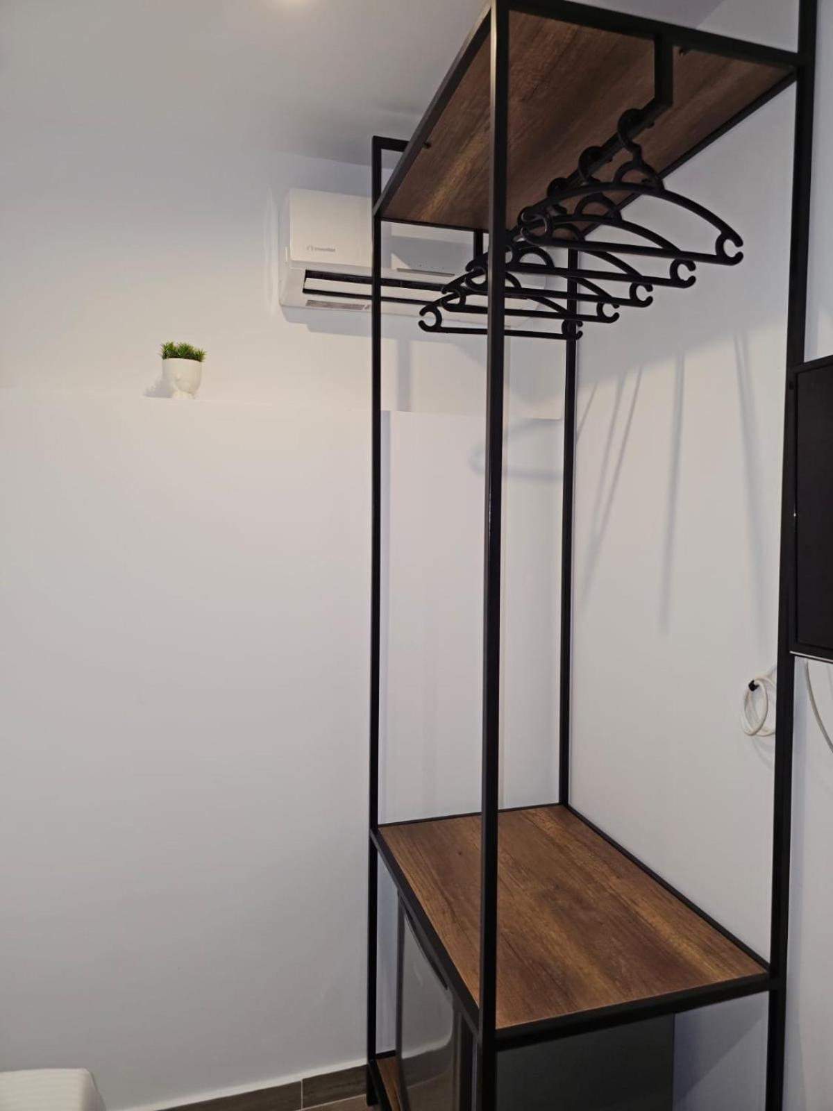 Ardit Seaside Rooms Σαράντα Εξωτερικό φωτογραφία
