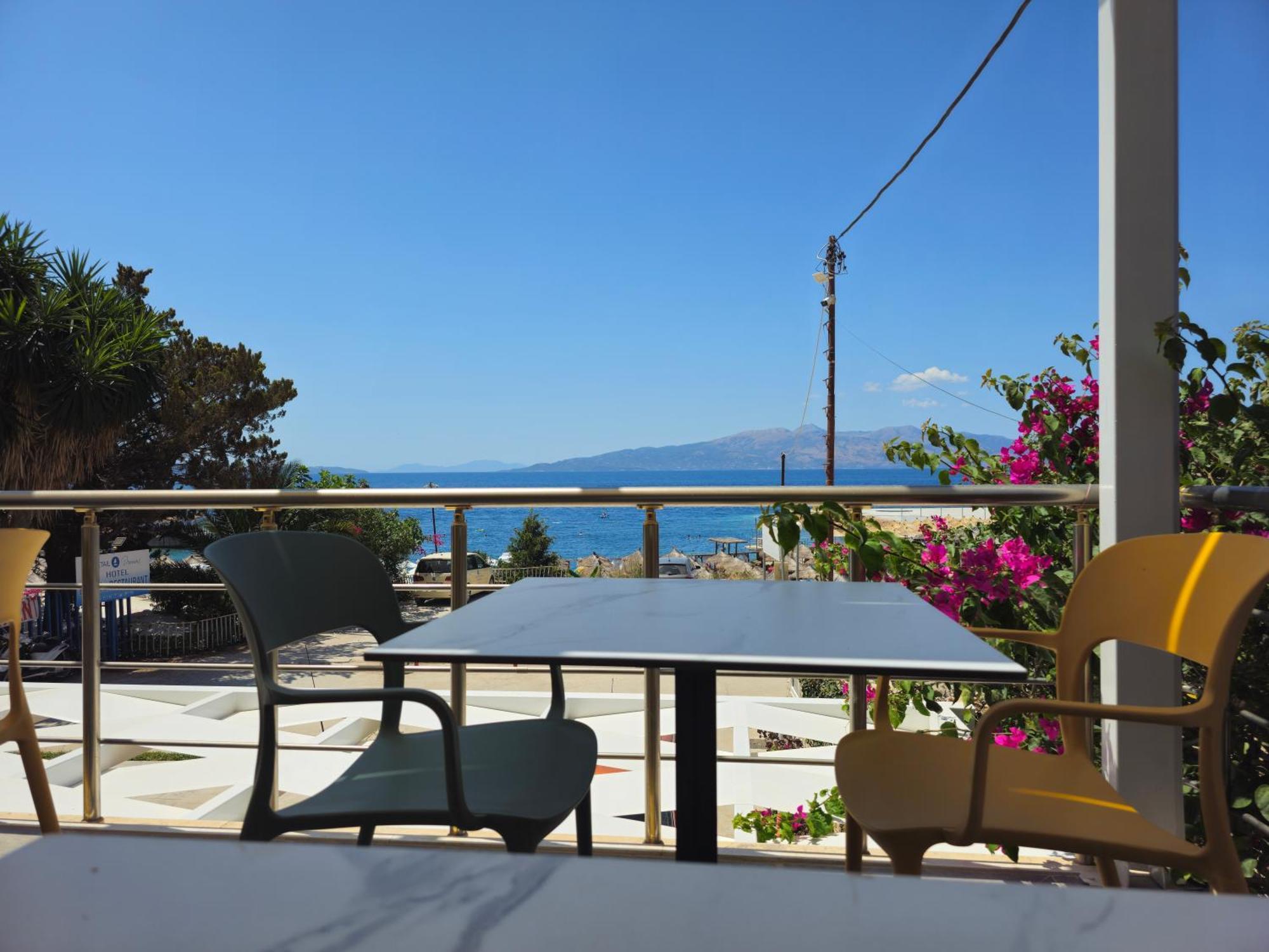 Ardit Seaside Rooms Σαράντα Εξωτερικό φωτογραφία