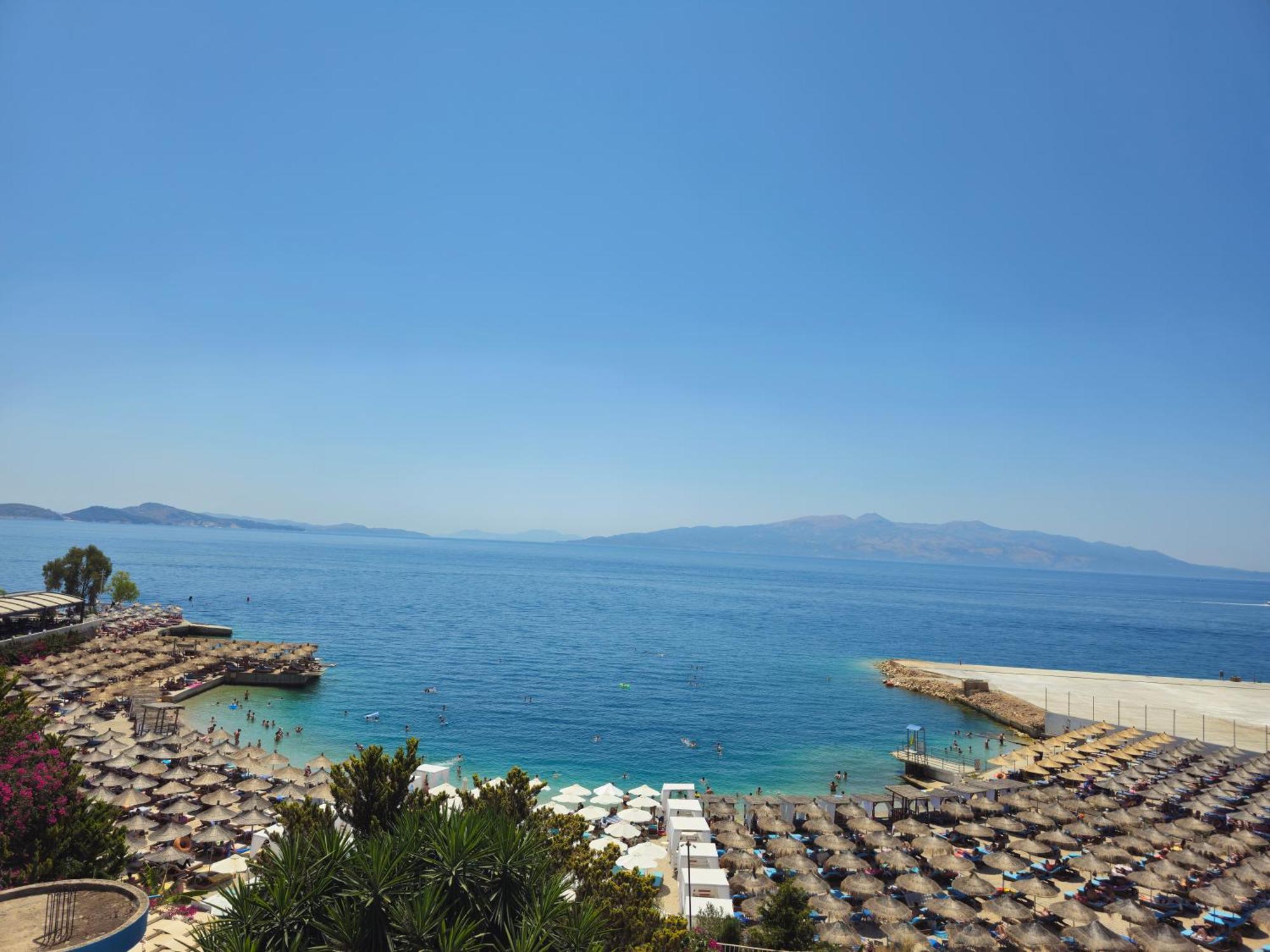 Ardit Seaside Rooms Σαράντα Εξωτερικό φωτογραφία